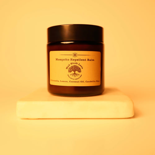 A natural balm made with citronella and lemon to help keep bugs away and soothe bites.

This gentle formula&nbsp;calms itching, reduces, irritation, and leaves your skin feeling soft and protected - without the harsh chemicals.&nbsp;

Ingredients: Jojoba Oil, Coconut Oil, Cymbopogon Nardus Essential Oil (Citronella), Citrus Limon Essential Oil (Lemon)&nbsp;